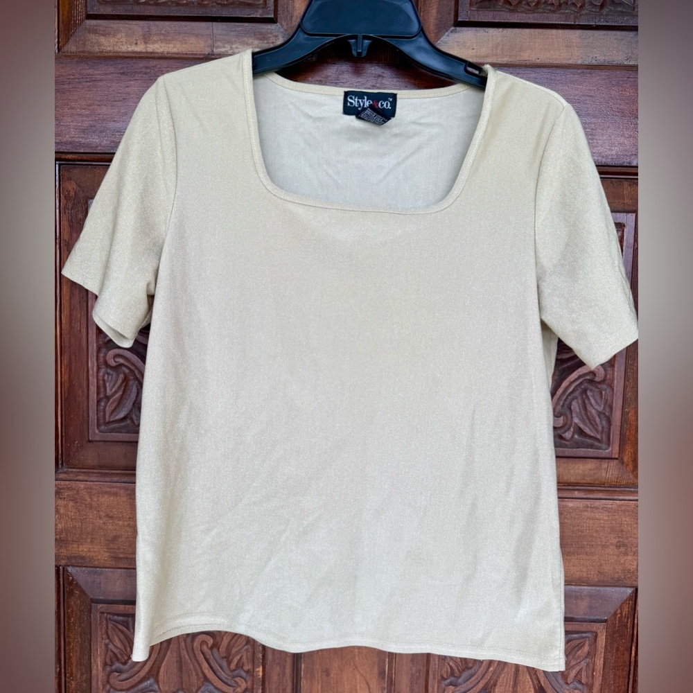 Style & Co. Light Gold Shimmer Fabric Short Sleeve Top.  Size Medium.  NWOT. - Picture 4 of 5